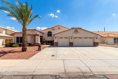5 bdrm no HOA 3 car garage