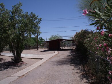 2841 W Quail Rd