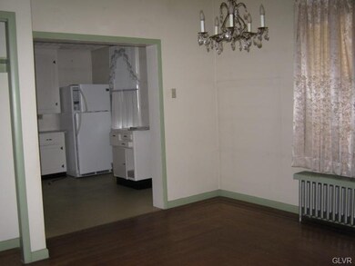 230 East St, Coaldale, PA 18218 - photo 4