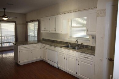 3435 Holt Cir, Pensacola, FL 32526 - photo 3