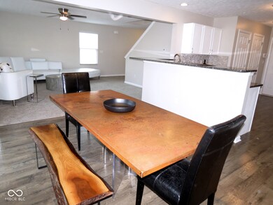 2482 Middle View Dr, Columbus, IN 47201 - photo 7