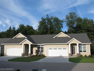 2437 Nuttall Ct unit 24, Holland, MI 49424 - photo 2