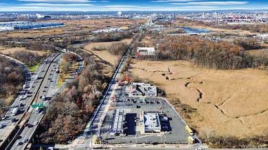 1105 Goethals Rd N, Staten Island, NY 10303 - photo 6