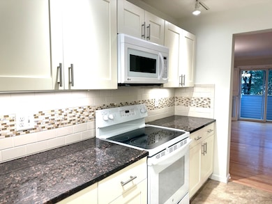 2700 Bedford St unit J, Stamford, CT 06905 - photo 4