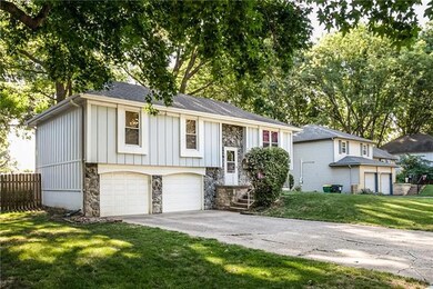 4813 Stearns Ln, Shawnee, KS 66203 - photo 2