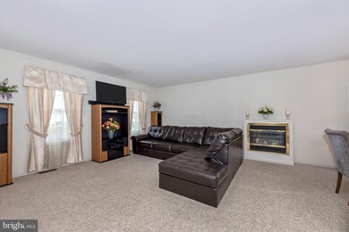 18910 Diller Dr, Hagerstown, MD 21742 - photo 5