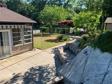 27 Morpheus Dr, Cumberland, RI 02864 - photo 4