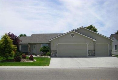 541 S Valley Dr, Nampa, ID 83686 - photo 2