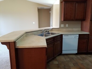 Kitchen w/bar