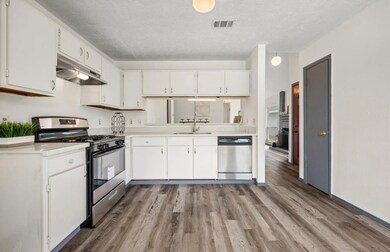 2003 Spruce Dr, Rosenberg, TX 77471 - photo 7