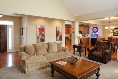 RealTourCast - L Heiskell - Carolyn (9 o