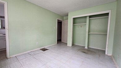 10907 Sharpview Dr, Houston, TX 77072 - photo 7