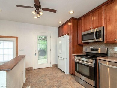 1408 Douglas Ave, Des Moines, IA 50313 - photo 5