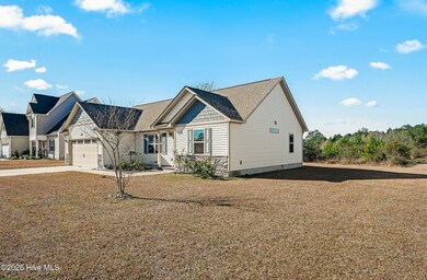 111 Easton Dr, Richlands, NC 28574 - photo 2