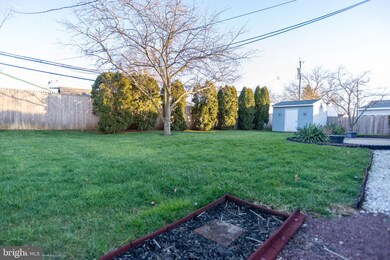 58 Basswood Rd, Levittown, PA 19057 - photo 3