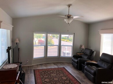 450 SE Lacreole Dr unit 122, Dallas, OR 97338 - photo 2