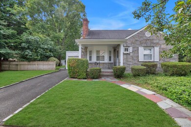 67 Maple Dr, New Hyde Park, NY 11040 - photo 2