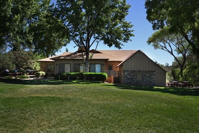 Clubhouse_Exterior