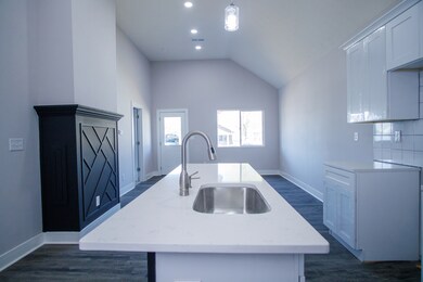 1429 W 4th St, Anderson, IN 46016 - photo 6