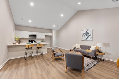 914 S Fox Ridge, Newton, KS 67114 - photo 5