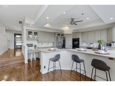 2206 SW Hoffman Ave unit 9, Portland, OR 97201 - photo 4