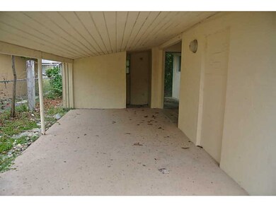 2655 Pine Tree Dr, Miramar, FL 33023 - photo 2