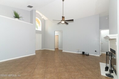 005-Living_Room_Alt_View