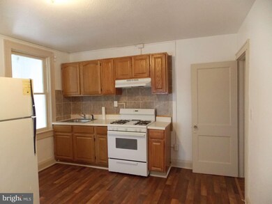 2891 Pelham Ave unit 2, Baltimore, MD 21213 - photo 2