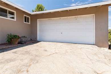 20808 Clark St, Woodland Hills, CA 91367 - photo 3