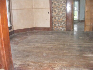 101 E North St St, Shumway, IL 62461 - photo 2