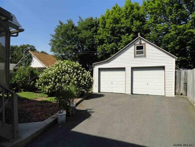 34 Glenwood Rd, Albany, NY 12204 - photo 4