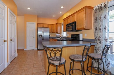 52 Knowlton Cir, Upton, MA 01568 - photo 6