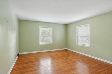 1347 44th St, Des Moines, IA 50311 - photo 4