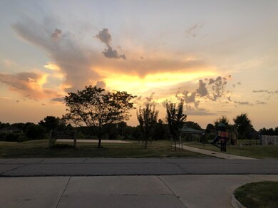 2417 Hartford Longview Park Sunset View