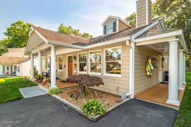 39 Kenilworth Dr W, Stamford, CT 06902 - photo 2