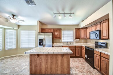 KITCHEN 8