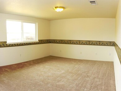 1131 Lathrop Dr, Central Point, OR 97502 - photo 5