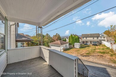 22 Larch Ln, Wilkes Barre, PA 18702 - photo 4