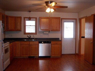 107 Taylor Ct, Potosi, WI 53820 - photo 5