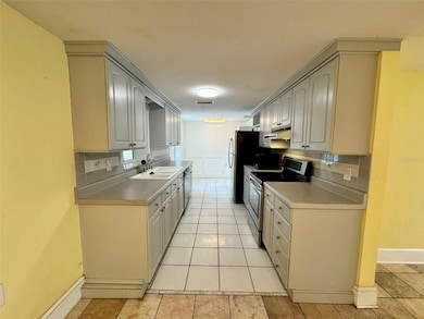 Galley kitche with eat-in space