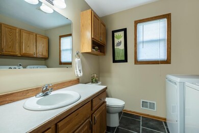 01147LeonardStNW-7