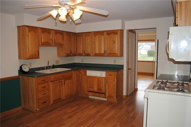 3318 Loveland Ave, Erie, PA 16506 - photo 2