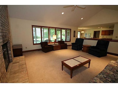 2185 Broadmoor Ln, Columbus, IN 47203 - photo 7