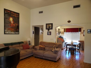Livingroom to Dining