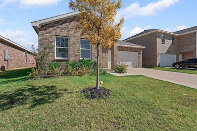 10329 Burnfoot Ln, Crowley, TX 76036 - photo 3