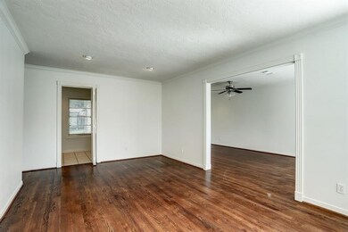 1601 Hewitt Dr, Houston, TX 77018 - photo 2