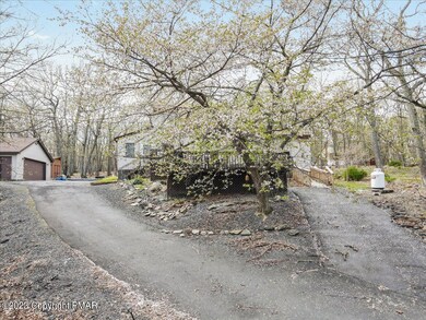 206 Mockingbird Ct, Bushkill, PA 18324 - photo 3