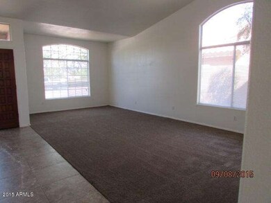 FORMAL LIVING/DINNG