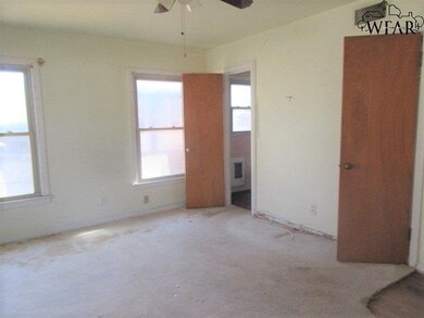 1571 Carol Ln, Wichita Falls, TX 76302 - photo 4