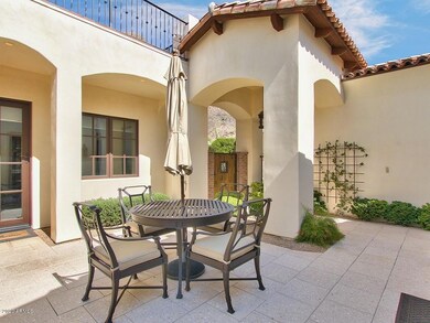 005_COURTYARD